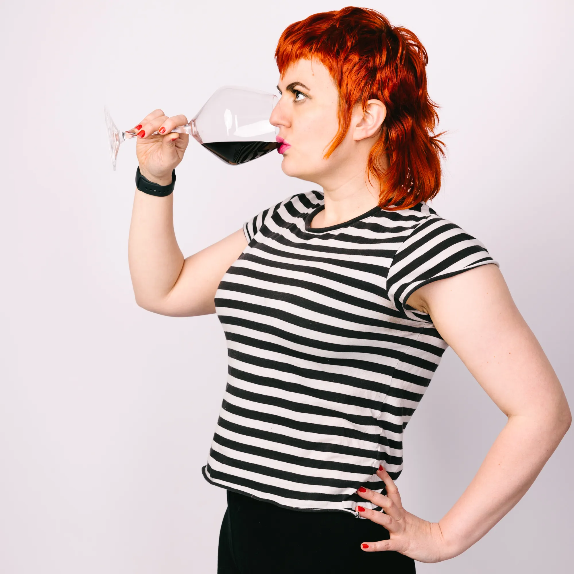 Photo of Kelly Bishop, drinking a glass of wine
